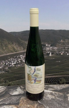 2025er Ellenzer Goldb&auml;umchen Riesling Qualit&auml;tswein. Lieblicher Wei&szlig;wein der Rebsorte Riesling aus der Weinlage Ellenzer Goldb&auml;umchen